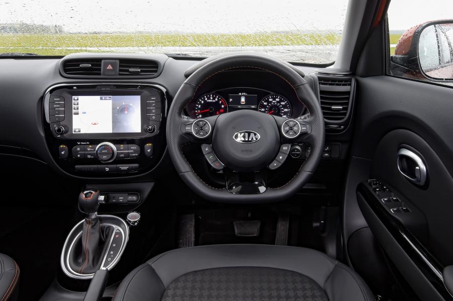 Торпедо Kia Soul Turbo 2016 года  (UK) (фото 7 из 16)